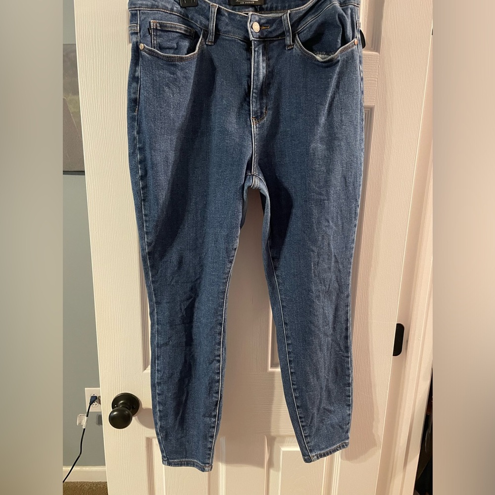 Judy Blue Skinny Fit Jeans.